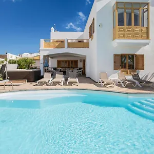 https://villa-lea.in-canary-islands.com